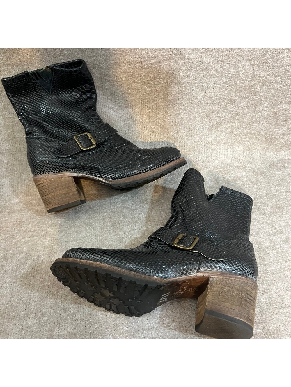 Freebird by Steven Carlito Boots 9 Black Snake Embossed Leather Western Boot